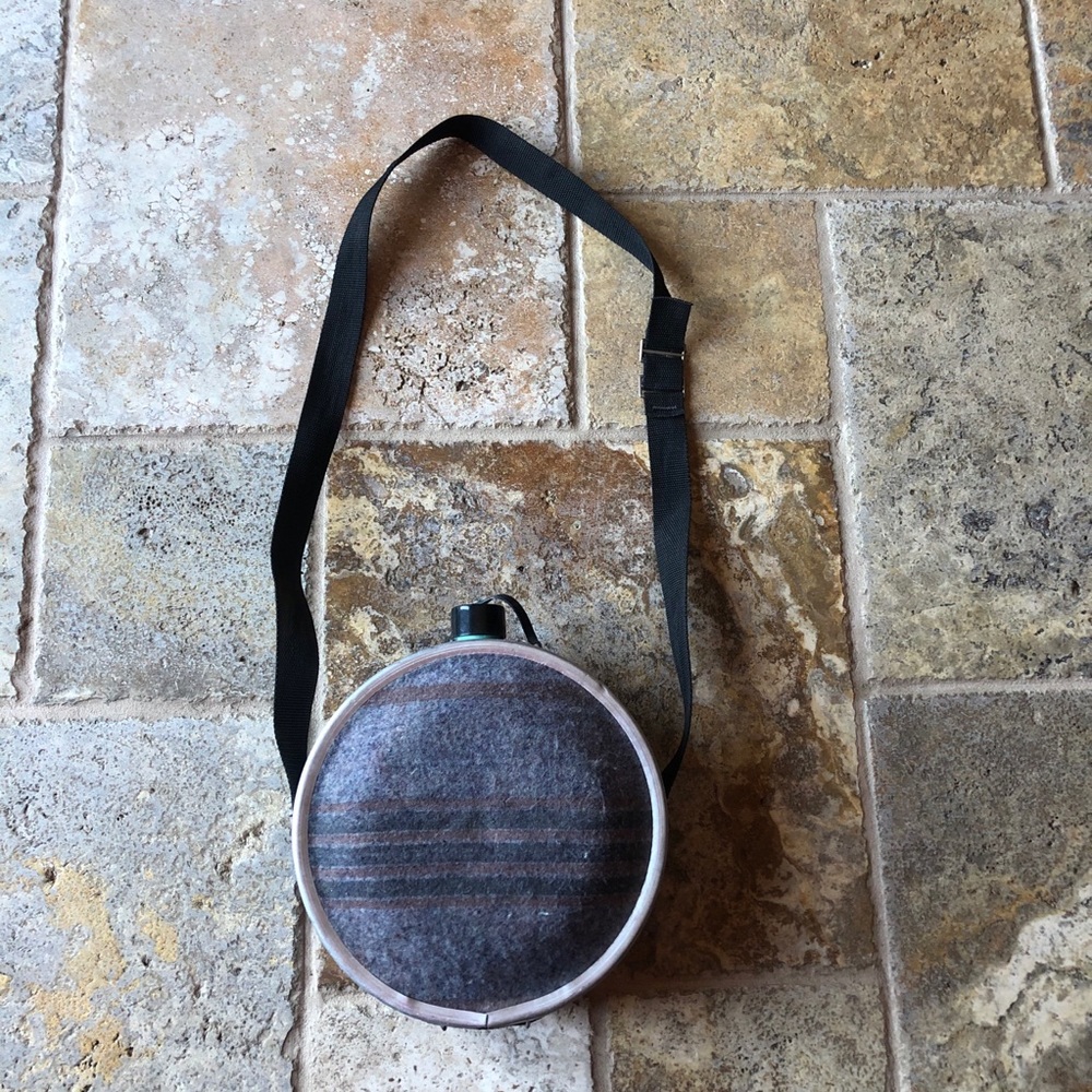Vintage Hiking Outdoor Mountain Canteen